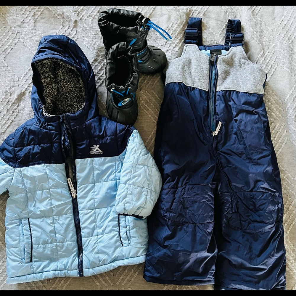 Get ready for the winter!! 24m snow outwear with jacket and size 7 Sorrel boot.
